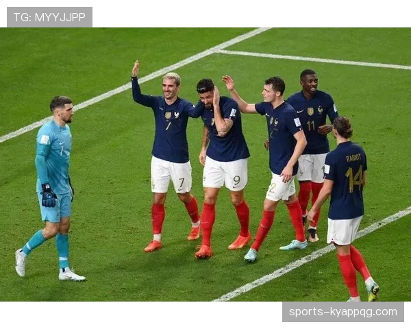 厄德高与格里兹曼的前场组织能力与战术串联作用对比分析